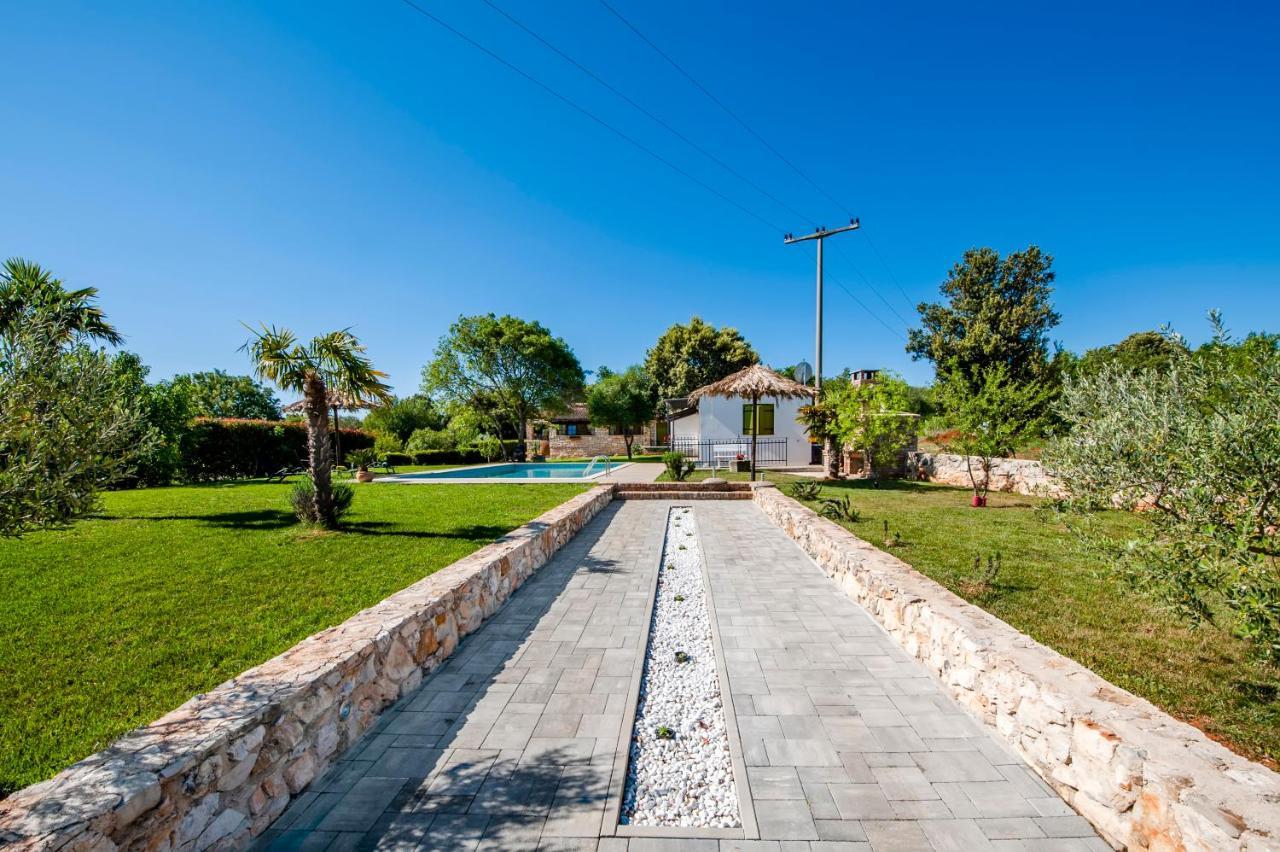 Villa Antica Ровин Екстериор снимка