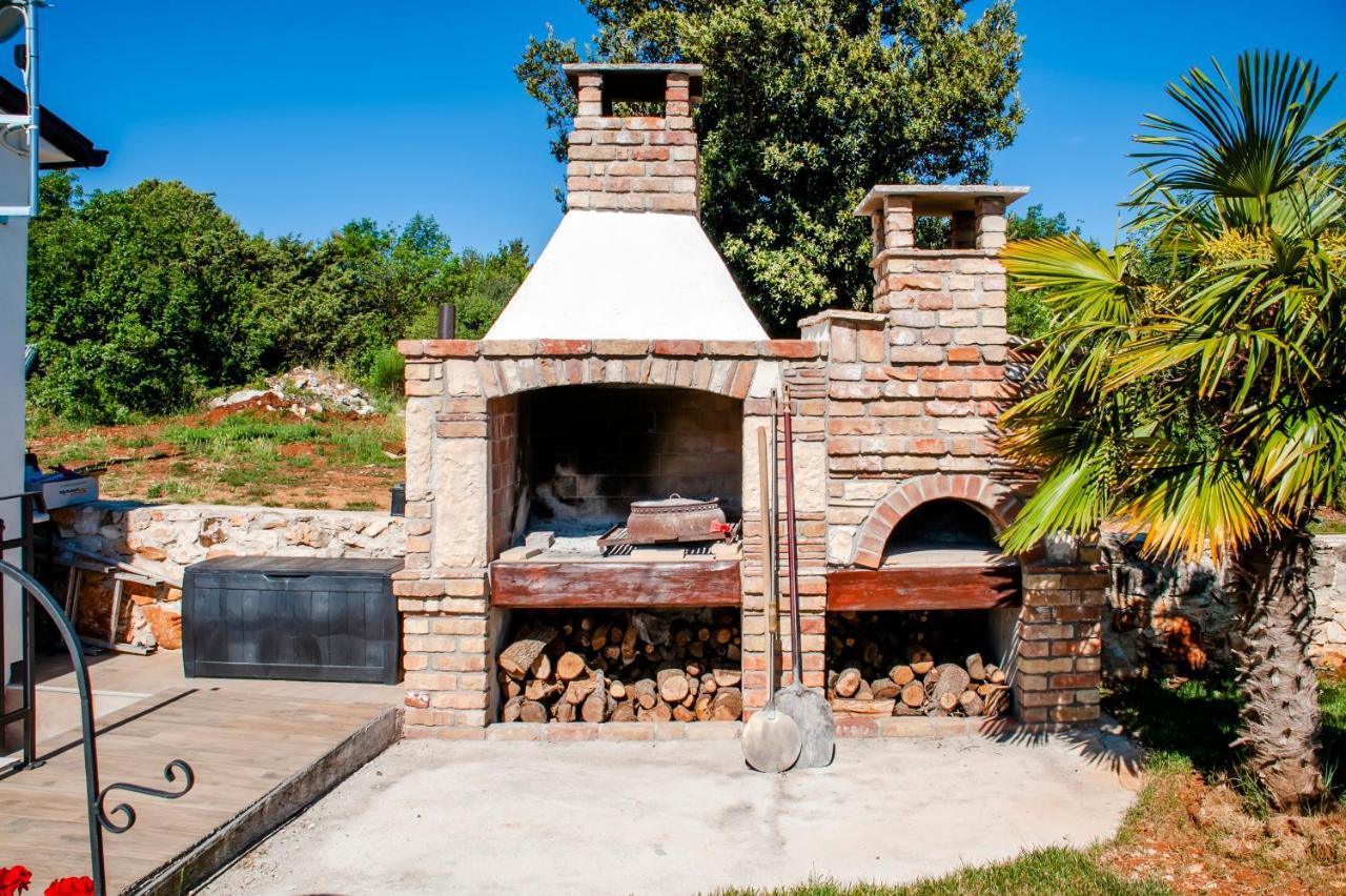 Villa Antica Ровин Екстериор снимка